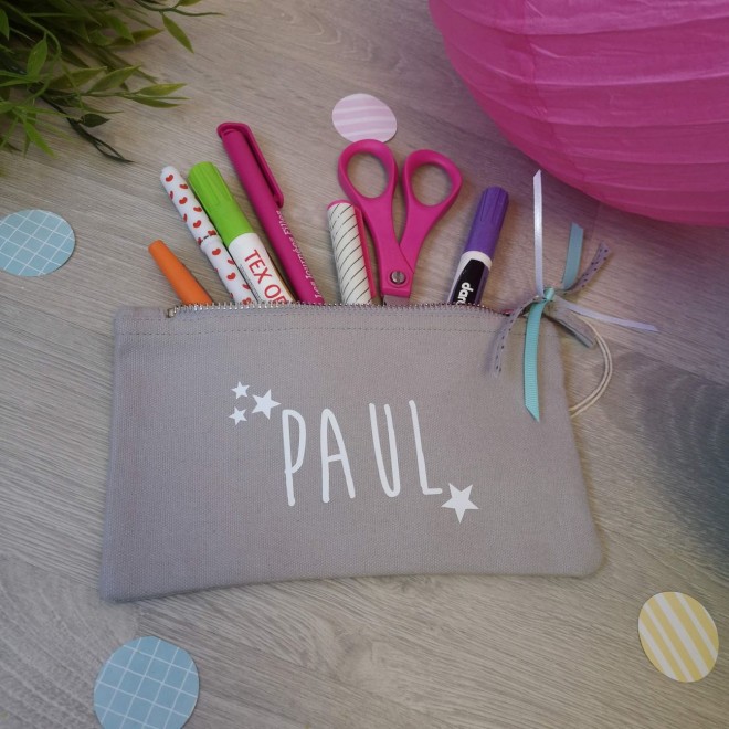 Trousse grise claire personnalisable